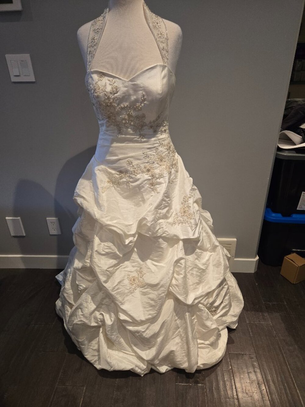 Knightly Gemini Bridal Altered Halter Wedding Gown | Size 14 | Ivory